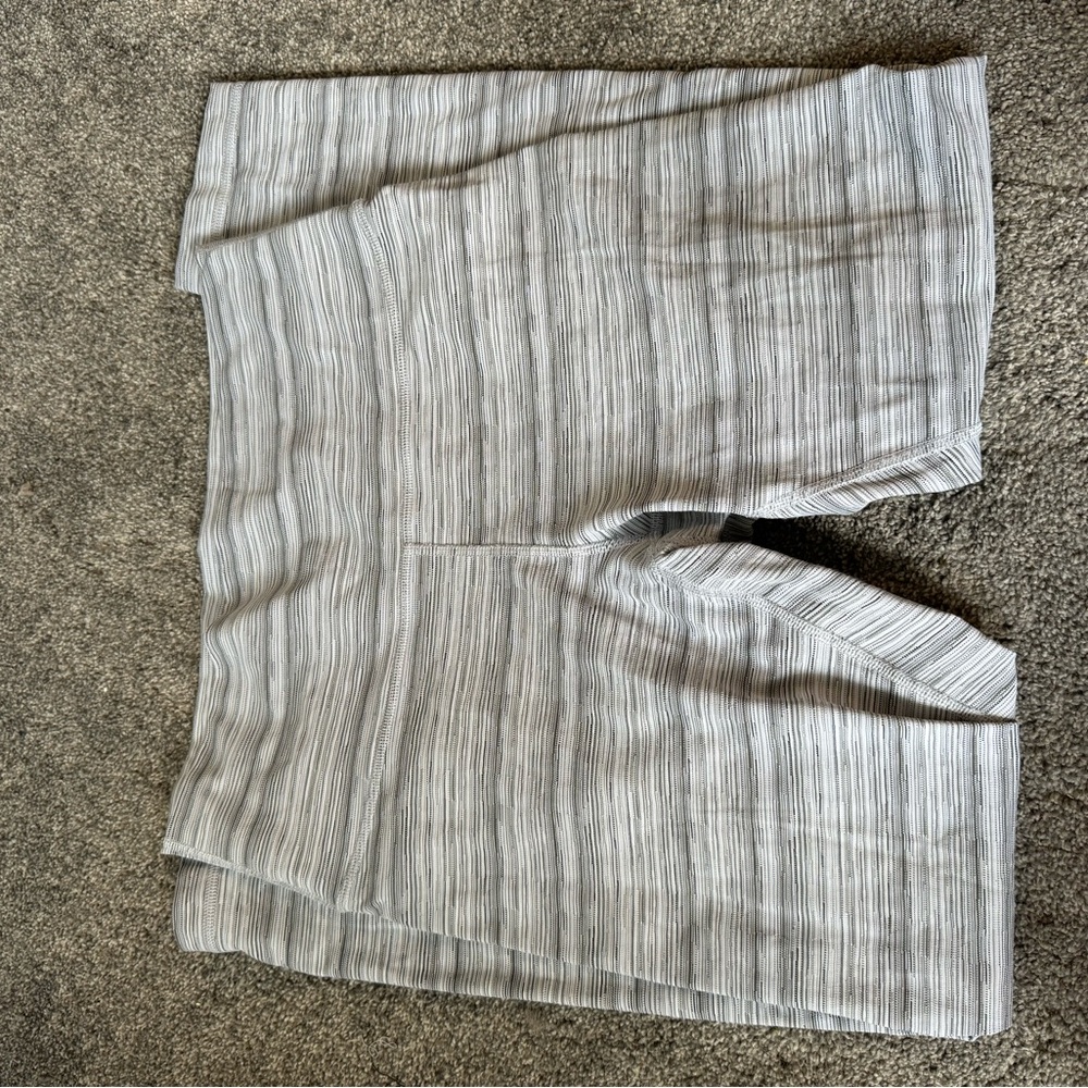 Lululemon Leggings Size 8 High Waist White Gray 29” Soft